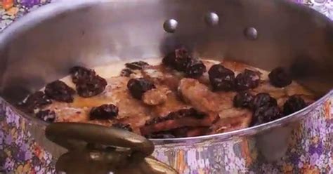 Une recette de noix rôties à l'érable, présentée sur zeste et zeste.tv. Recette de noix de porc aux pruneaux | Zeste