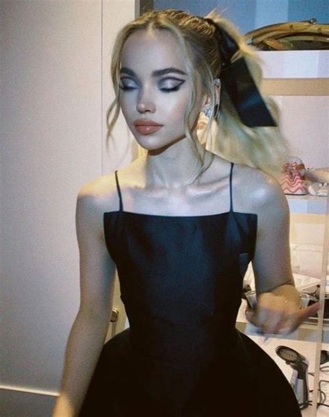 pin by simp de mitchell hope on dove cameron in 2022 dove cameron style model aesthetic beauty