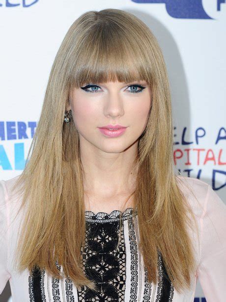 Taylor Swift Wows On The Summertime Ball 2013 Red Carpet Red Carpet