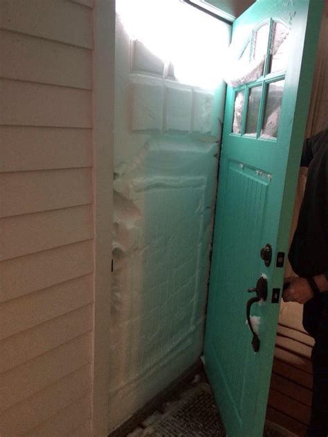 24 Pictures That Perfectly Capture How Insane The Snow In New England Is