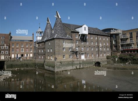 Three Mills Lock Bow East London Stock Photo Alamy