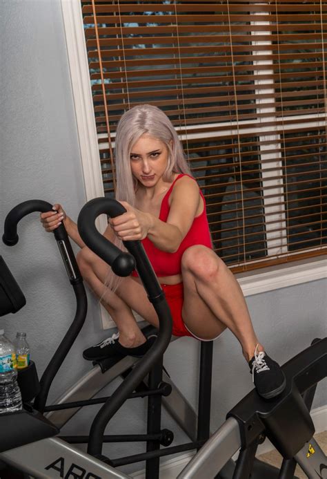 Skylar Vox TheFappening Nude Big Boobs In The Gym Photos The