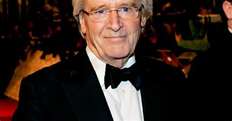 William Roache Arrested Soap Actor Charged With Raping 15 Year Old Girl In The 1960s Us Weekly