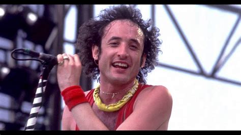 He never fails to make you laugh. 29 Octubre 1955, Nace Kevin DuBrow, en Los Angeles ...