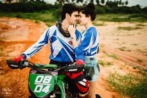 Pré Casamento Juliana And Gilberto Motocross E Guaramiranga Moto Casal Fotos De Casais