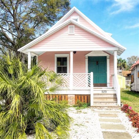 15 Most Stunning Pink Houses In 2021 Beach Cottage Style Beach House