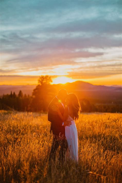 Obsessed With This Sunset Couples Engagement Shoot At Humphreys Peak