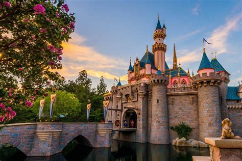Disneyland Tour In The City Of Anaheim California Usa