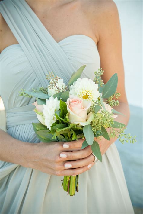 Simple Bridesmaid Bouquets