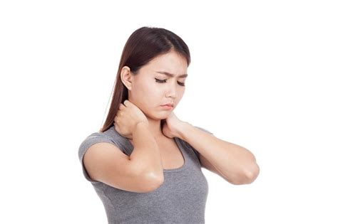 Sakit kepalas sebelah kiri memang menjadi salah satu indikasi adanya penyakit lain di dalam tubuh anda. Nyeri Leher - Gejala, penyebab dan mengobati - Alodokter