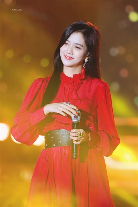 Times Blackpink S Jisoo Served Powerful And Sexy Visuals In Red