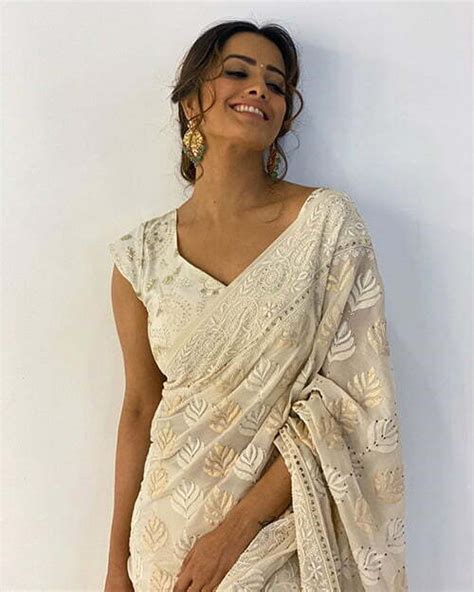 anita hassanandani looks stunning in white saree indian tv actress actress continues to show