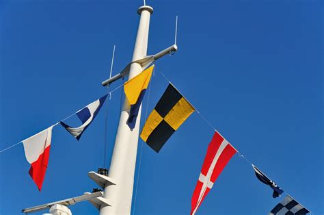 Pomorske Zastave Komunikacija Na Moru