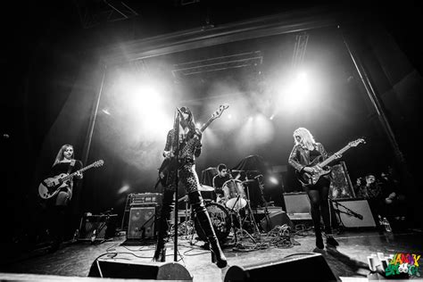 Crusty Anthems And Salty Sing Alongs The Distillers Return To Orange County