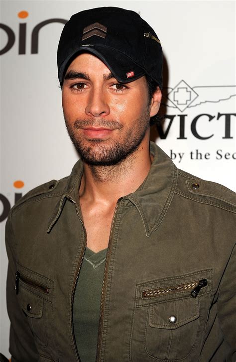 Enrique Iglesias Pens A Touching Birthday Tribute To His Mom Isabel