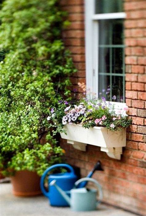 20 Window Planter Boxes For Maximize Your Outdoor Spaces Homemydesign