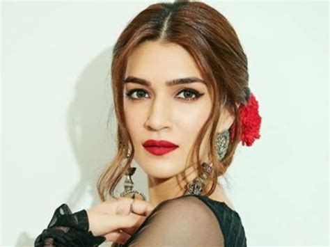 6 Desi Looks Of Kriti Sanon That Are Perfect For The Sister Of The