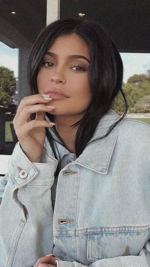 Kylie Jenner Supreme Hd Wallpapers Pxfuel Vlrengbr