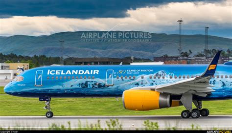 Tf Fir Icelandair Boeing 757 200wl At Bergen Flesland Photo Id