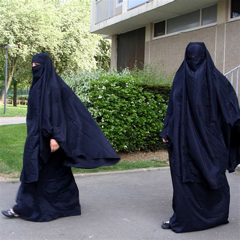 Trappes Un Mois Avec Sursis Pour La Femme Au Niqab Elle