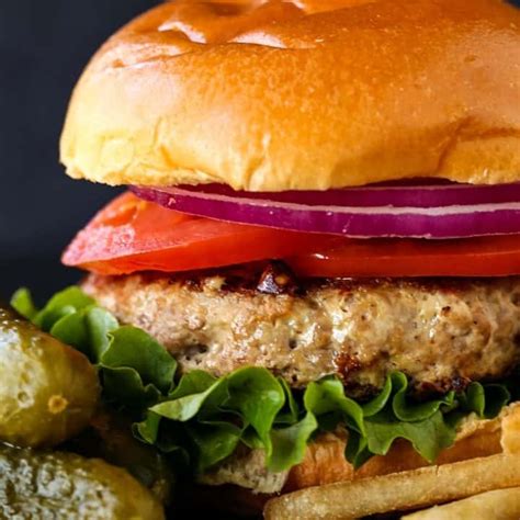 Easy Juicy Turkey Burgers Skillet Burger Recipe Mantitlement