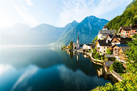 Das Kleine Dorf Hallstatt In Österreich Urlaubsgurude