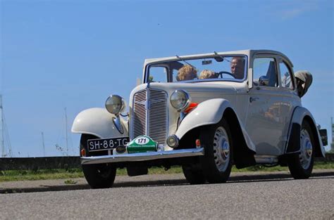 Cars Riccars Design: Old Time Cars Rally 2011 Wallpapers