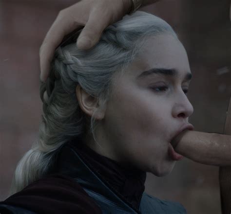 Post Daenerys Targaryen Emilia Clarke Fakes Game Of Thrones