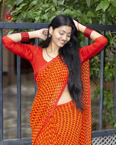 Beautiful Indian Girl In Saree Photos 90