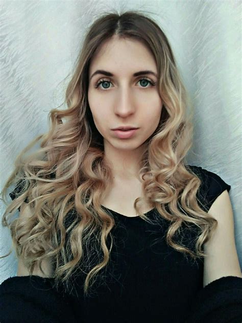 This color works well with warm and cool skin tones and adds drama to dull brown hair. Hair coloring blonde: ombre, sombre, curls on light brown ...