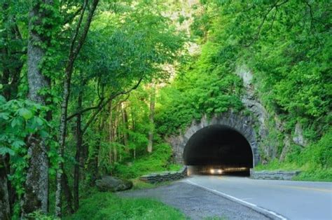 Do You Honk Your Horn When You Drive Through A Tunnel In The Smoky