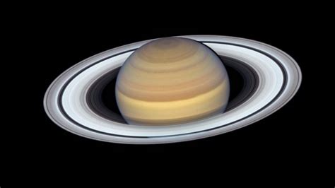Stunning Hubble Images Capture Changing Seasons In Saturns Vast And