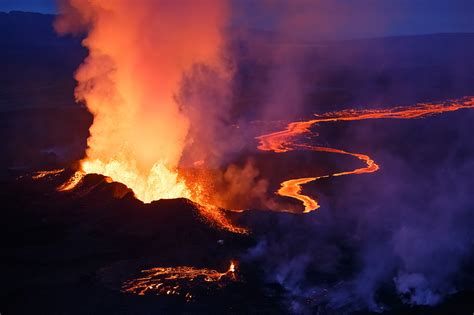 Rupture The Immense Power Of The Holuhraun Eruption Shows Here In All Its Glory Holuhraun