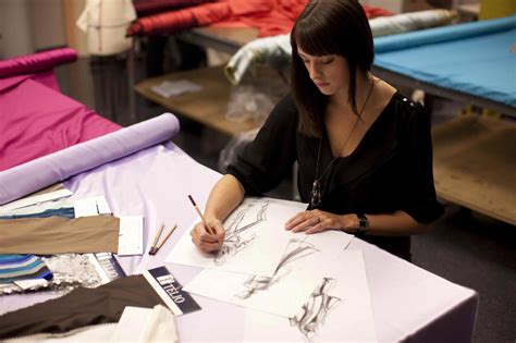 How To Become A Fashion Designer For The Future ~ Female Blogger