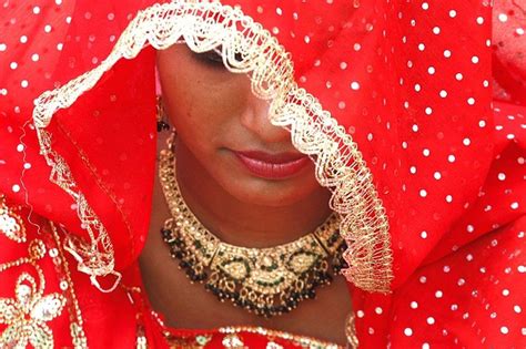 Indian Dowry Payments Remarkably Stable Study Says BBC News