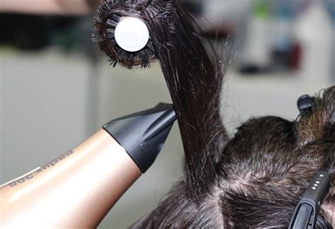 Na czym polega przedłużanie włosów na nanoringi Znak Zapytania