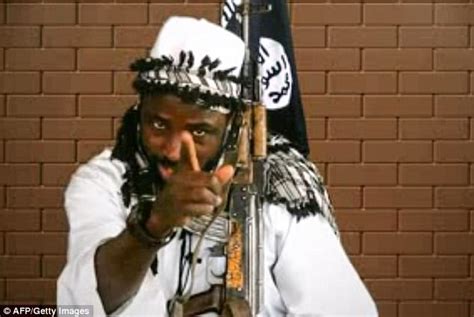 He operates in the shadows, leaving his underlings to orchestrate his repulsive mandates. Abubakar Shekau est fatigué : "Il vaut mieux que je meurt ...