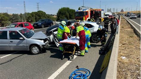 El choque de tres vehículos en la M 50 en Majadahonda deja dos heridos