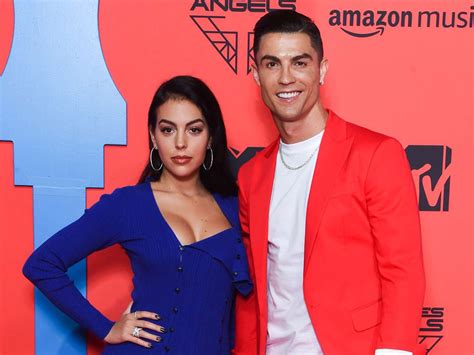 Ronaldos Girlfriend Georgina Rodriguez Surpasses Messis Wife With 50