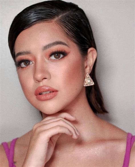 10 Pretty Hairstyles To Try As Seen On Sue Ramirez