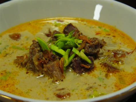 Soto dengan cita rasa nusantara yang khas ini telah menjadi kegemaran banyak orang. Culinary Diversity of Indonesia: Soto from Betawi