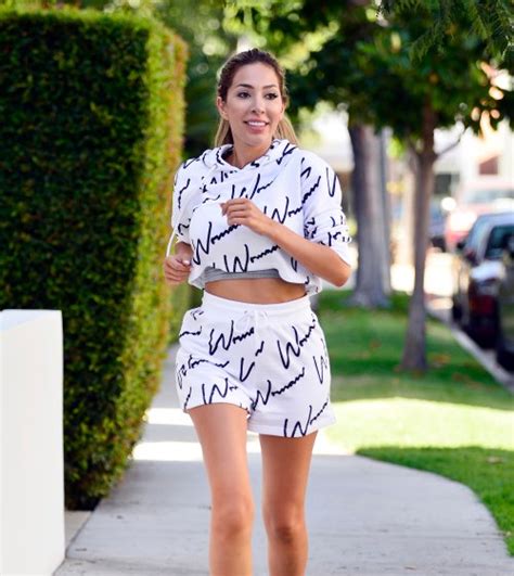 Farrah Abraham Flashes Her Toned Tummy While Jogging In La Life And Style