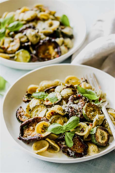 30 Minute Zucchini Pesto Pasta With Buttery Mushrooms Dishing Out Health