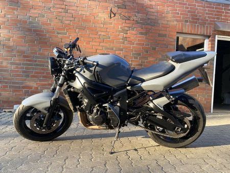 YAMAHA Yamaha R Rj Naked Bike Motorradumbau Projekt Used The Parking Motorcycles