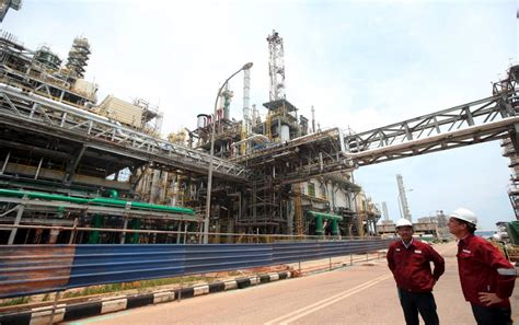 Basf petronas chemicals is a malaysian jv founded in 1997 between basf (60%) and petronas chemical group (40%). Pahang draws investments of RM64.9 bln, 55,933 jobs as of ...