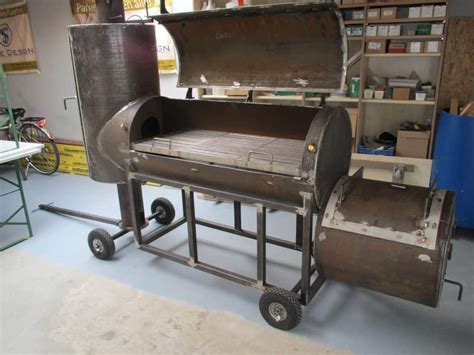Umziehen der klappen mit blechstreifen: BBQ Smoker Bauanleitung 33 - Pfalz BBQ