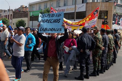 Gran Angular Marcha De La Cgtp En Lima