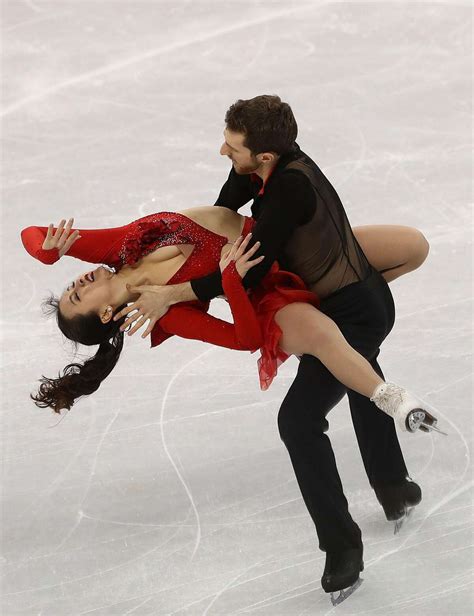 Ice Dancer Expertly Plays Off Wardrobe Malfunction During Olympics