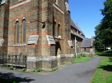 Holy Saviour Parish Church Croydon © Marathon Cc By Sa20 Geograph