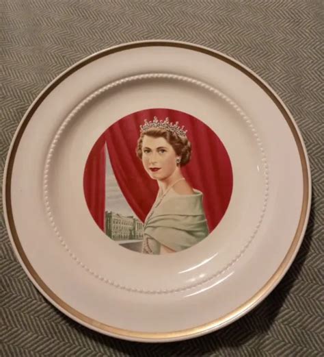 Vintage Plate Queen Elizabeth Ii Commemorative Coronation Painted